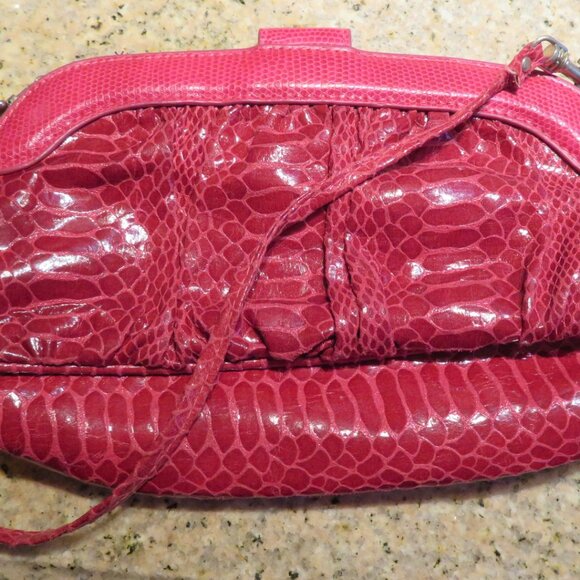 Aldo Pink Glossy Faux Snake Print w/Detachable Strap (K575) - Picture 2 of 4